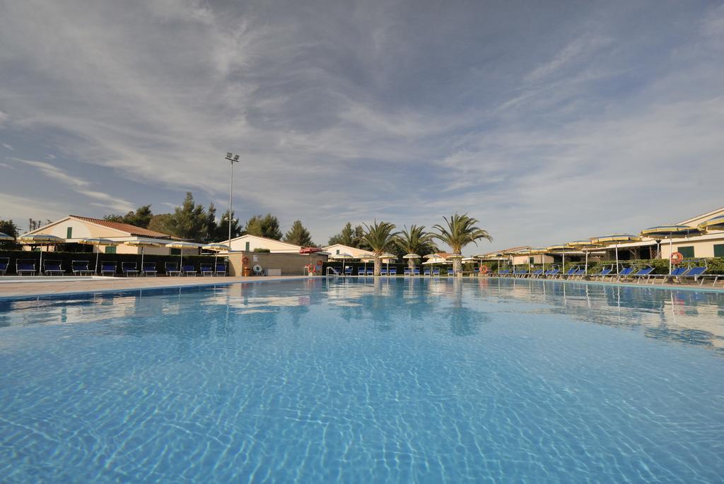 La Cecinella Apartments Marina di Cecina Eksteriør billede