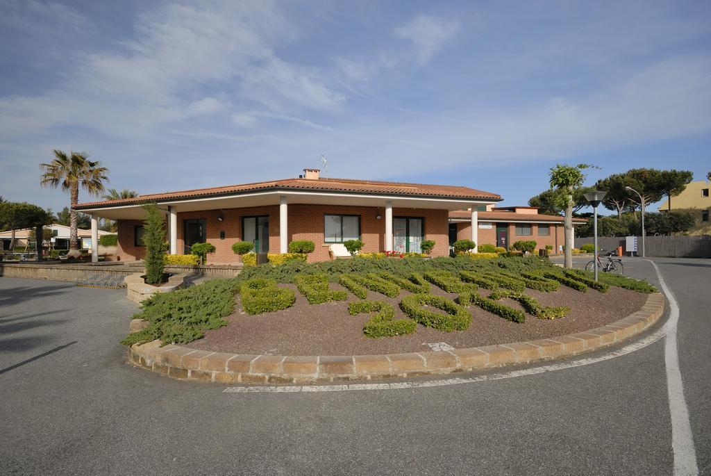 La Cecinella Apartments Marina di Cecina Eksteriør billede