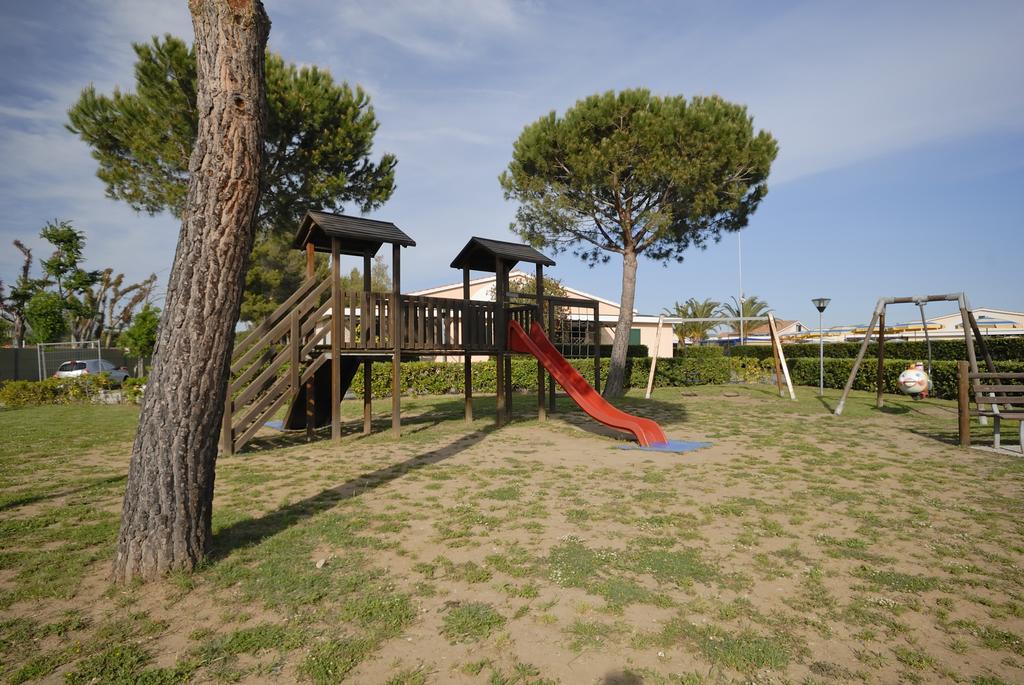 La Cecinella Apartments Marina di Cecina Eksteriør billede