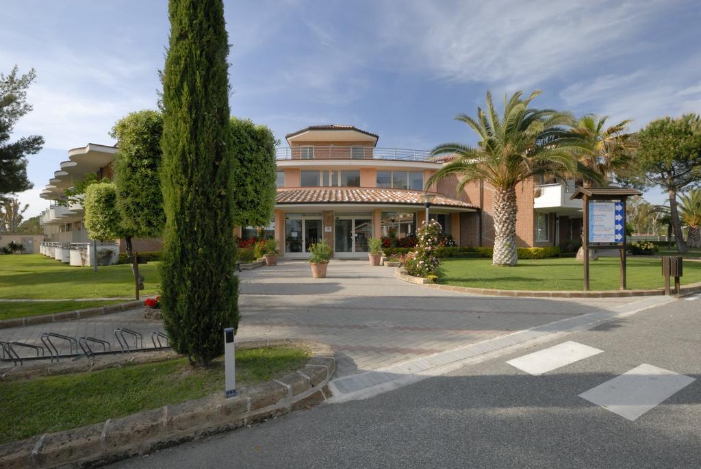 La Cecinella Apartments Marina di Cecina Eksteriør billede