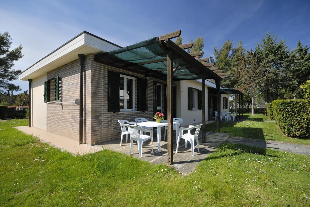 La Cecinella Apartments Marina di Cecina Eksteriør billede